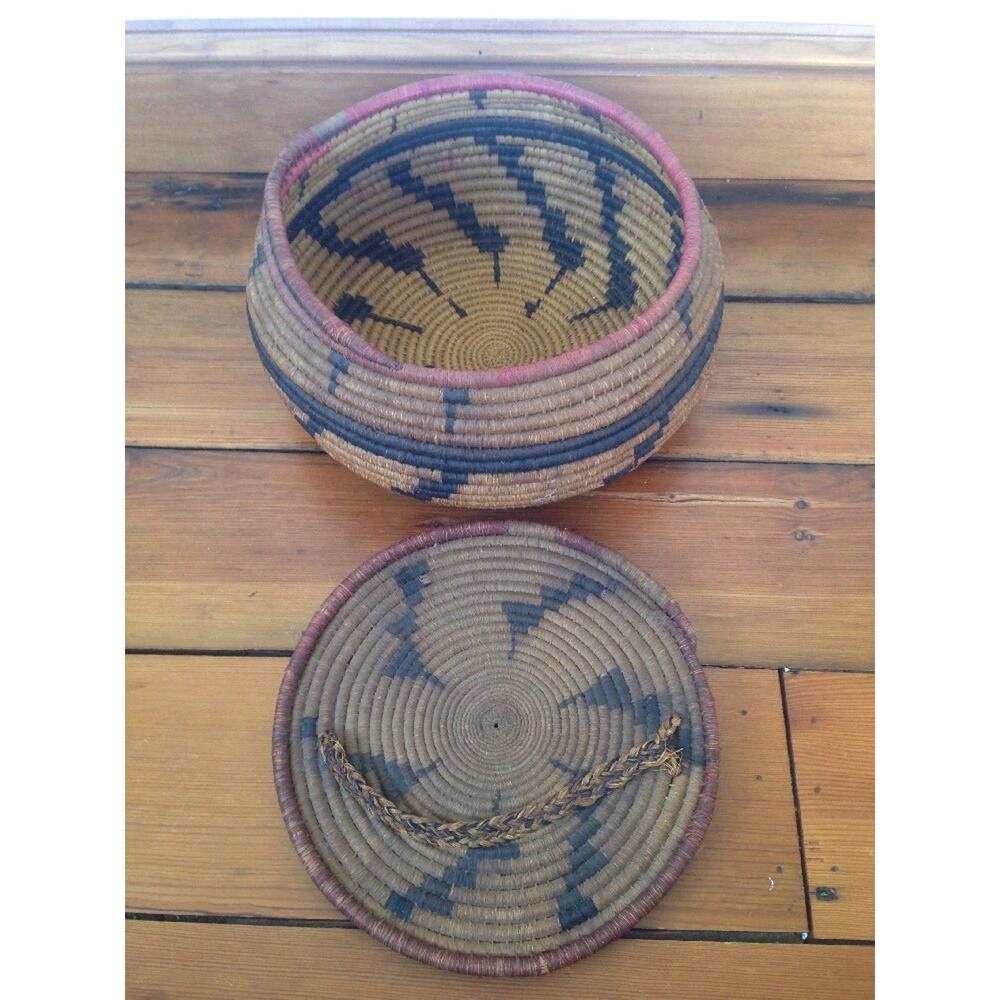 Vtg Antique Native American African Coiled Swallow Tail Woven Basket w Top Lid